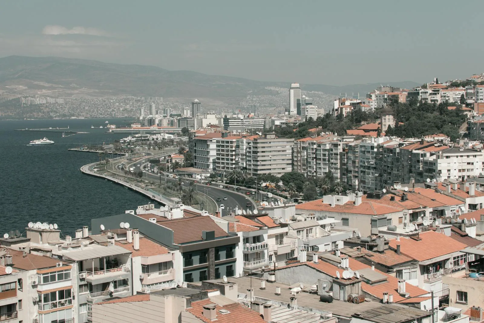 İzmir körfezi havadan görünüm